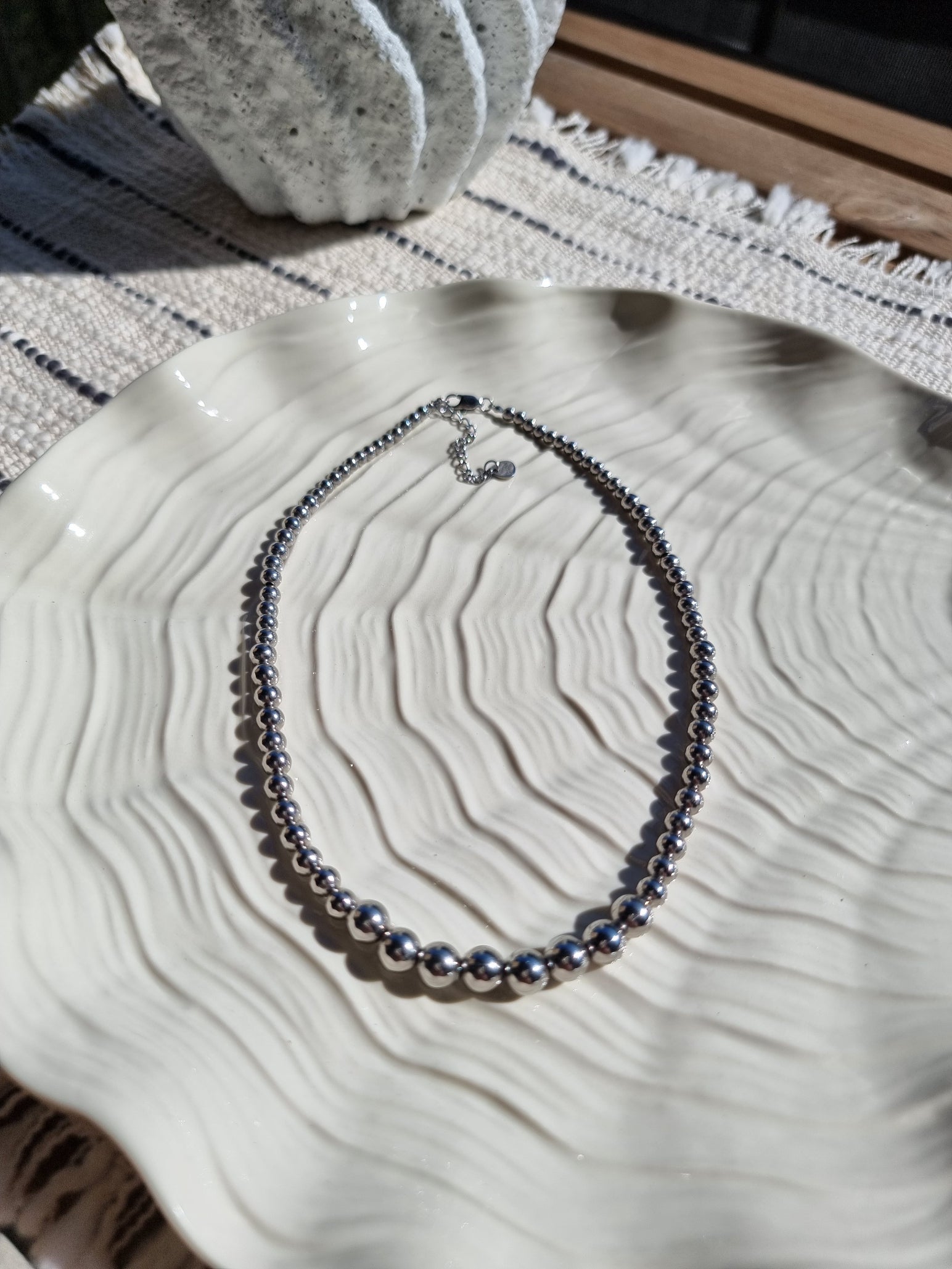 Silver pearls necklace